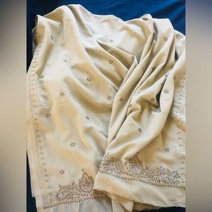 Excellent condition embroidered indian party wear saree .fixed price